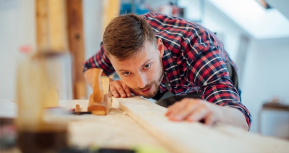 Fertigung von Fenstern. Individuelle Anpassung von Fensterbau Reich aus Bad Kreuznach