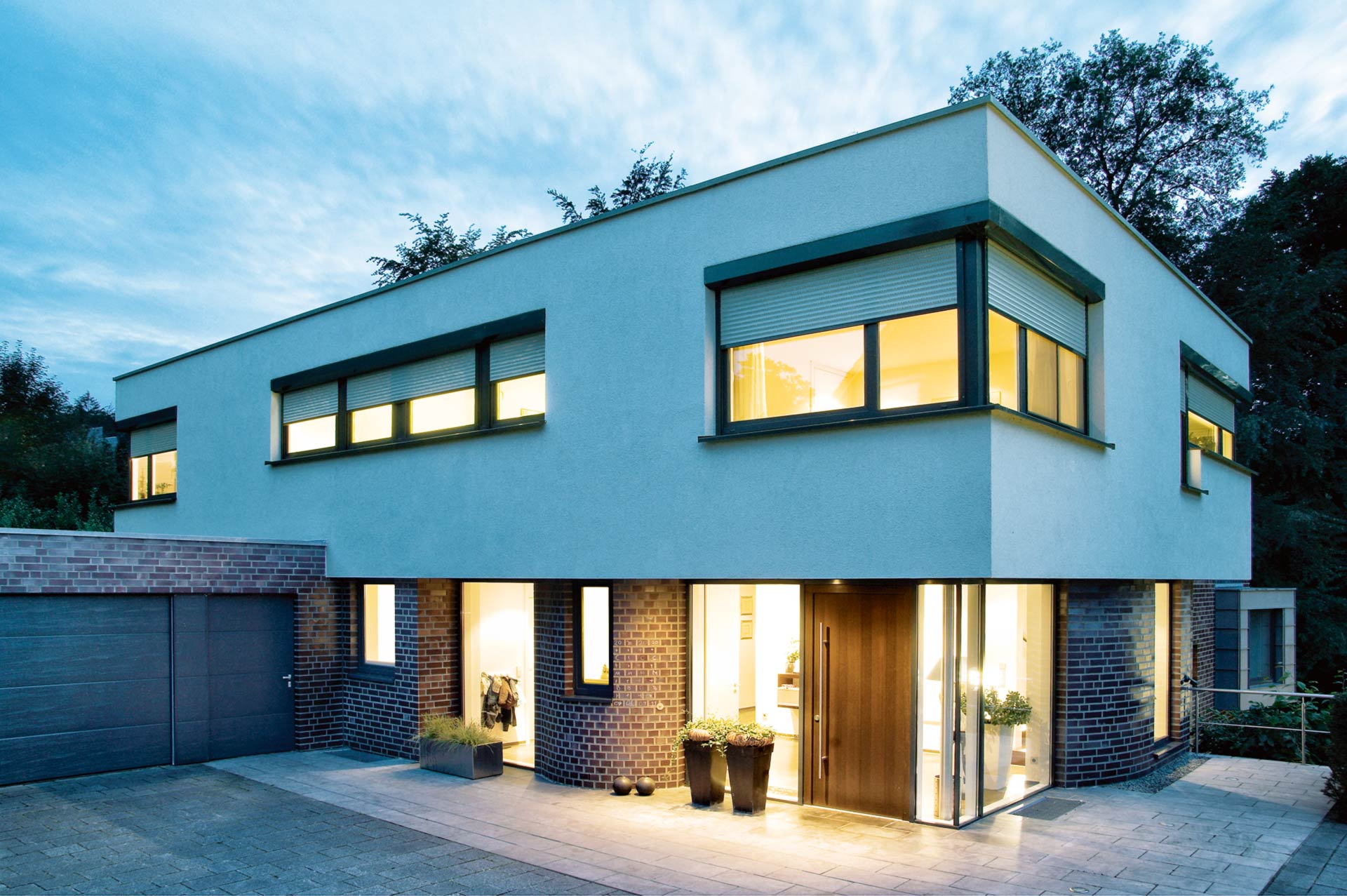 kompetente Beratung bei Ausbau Reich Kompetente Beratung zur energetischen Sanierung, Fensterbau, Türen, Haustüren, Sonnenschutzsysteme für zu Hause sowie Insektenschutz für Wohnungen und Häuser